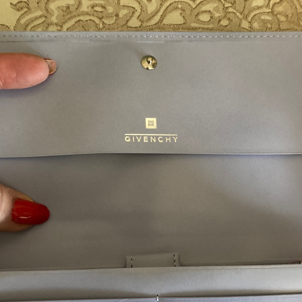 Givenchy Beautiful Lavender Natural Leather Long Wallet with COA. - Picture 5 of 15